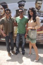 Sameera Reddy, Anil Kapoor, Ajay Devgn at Tezz film promotions in Mumbai on 26th April 2012 (43).JPG